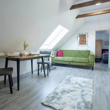 Livemore24 - 5 In 24-7 Check-in * Herten (North Rhine-Westphalia)