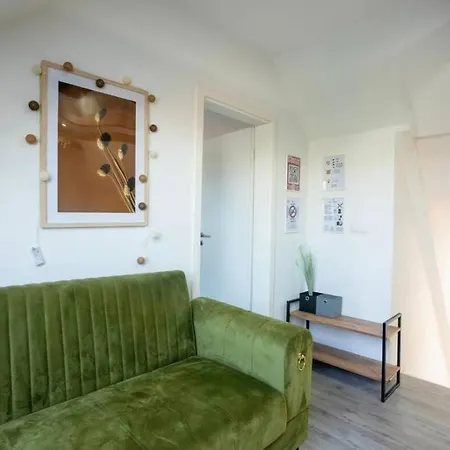 Livemore24 - 5 In 24-7 Check-in Apartament