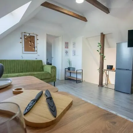 Livemore24 - 5 In 24-7 Check-in Apartament *