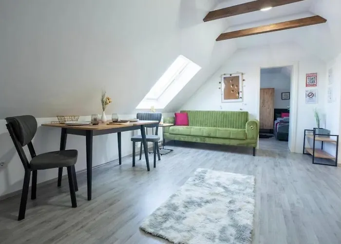 Livemore24 - 5 In West 24-7 Check-in * Herten