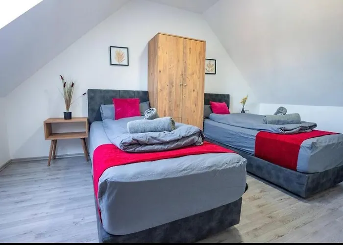 Livemore24 - 5 In West 24-7 Check-in