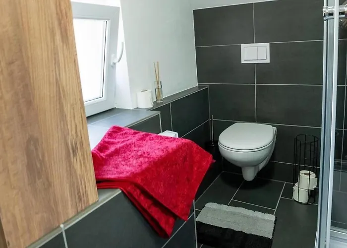 Livemore24 - 5 In West 24-7 Check-in Apartman